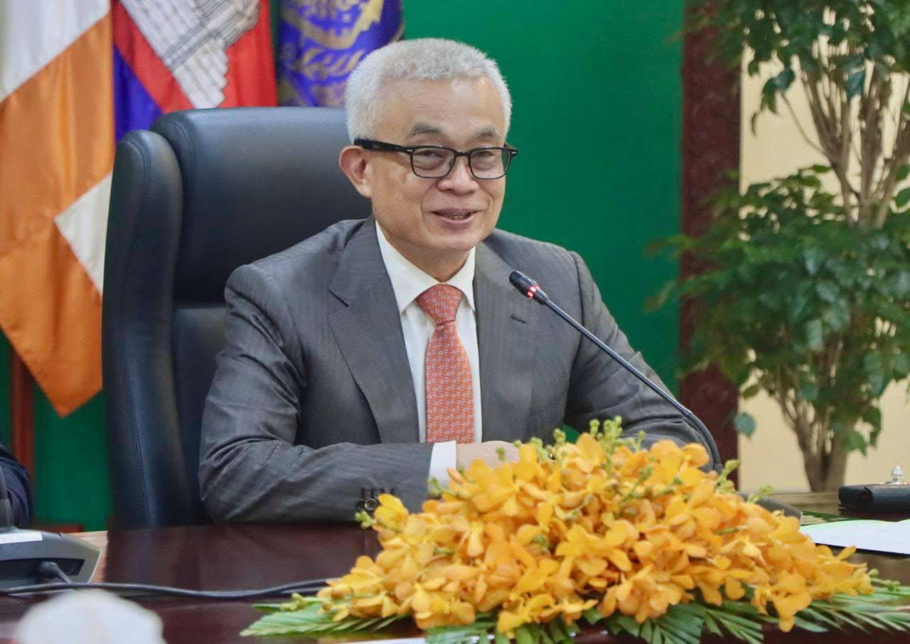 ឧបនាយករដ្ឋមន្រ្តីអូន ព័ន្ធមុនីរ័ត្ន រដ្ឋមន្រ្តីក្រសួងសេដ្ឋកិច្ច និងហិរញ្ញវត្ថុ