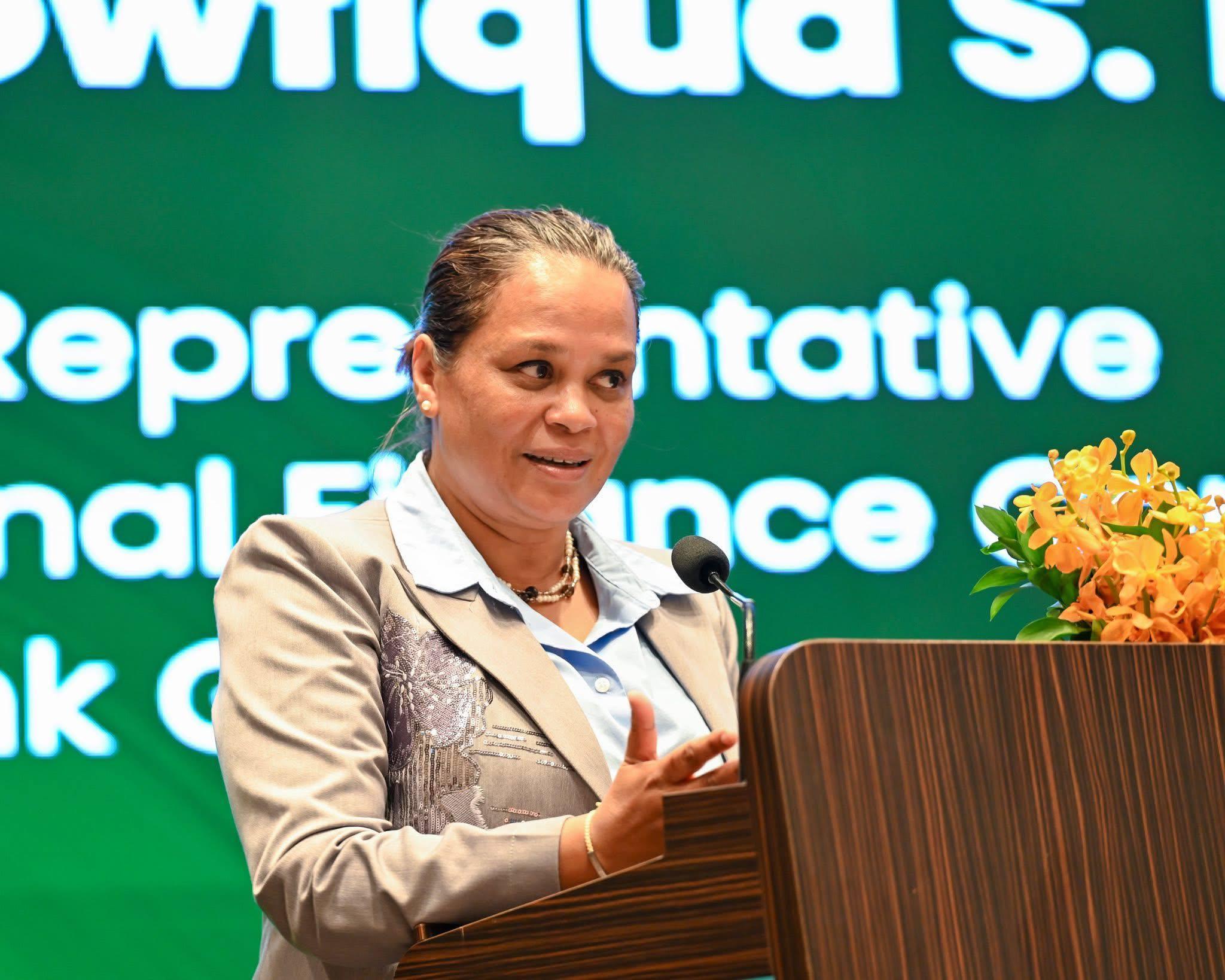 លោកស្រី Elvira Morella នាយិកាគ្រប់គ្រងផ្នែកសេដ្ឋកិច្ច និងប្រឹក្សាយោបល់ នៃសាជីវកម្មហិរញ្ញវត្ថុអន្តរជាតិ (IFC)