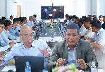 ក្រុមមន្រ្តីពិភាក្សាអំពីវឌ្ឍនភាពនៃការសិក្សាគម្រោងសាងសង់ផ្លូវជាតិលេខ៨