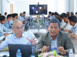 ក្រុមមន្រ្តីពិភាក្សាអំពីវឌ្ឍនភាពនៃការសិក្សាគម្រោងសាងសង់ផ្លូវជាតិលេខ៨
