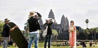 រដ្ឋ និងឯកជនរួមសហការគ្នា និងជំរុញកម្ពុជាឱ្យកា្លយជាគោលដៅទេសចរណ៍ភាពយន្តលំដាប់ជាតិ និងអន្តរជាតិ
