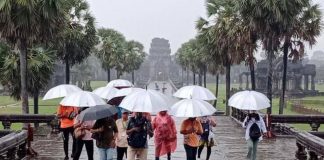 ទស្សនាអរិយធ៌មអង្គរ ក្រោមដំណក់ទឹកភ្លៀងរដូវវស្សា ជាបទពិសោធន៍ដ៏កម្ររបស់ទេសចរ