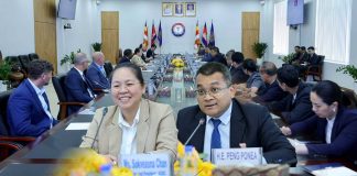 រដ្ឋមន្រ្តីជួបជាមួយសភាពាណិជ្ជកម្មអាមេរិក-កម្ពុជា ស្របពេលស្ថាប័ននេះគ្រោងដឹកនាំអ្នកធុរកិច្ចអាមេរិកមកវិនិយោគនៅកម្ពុជា