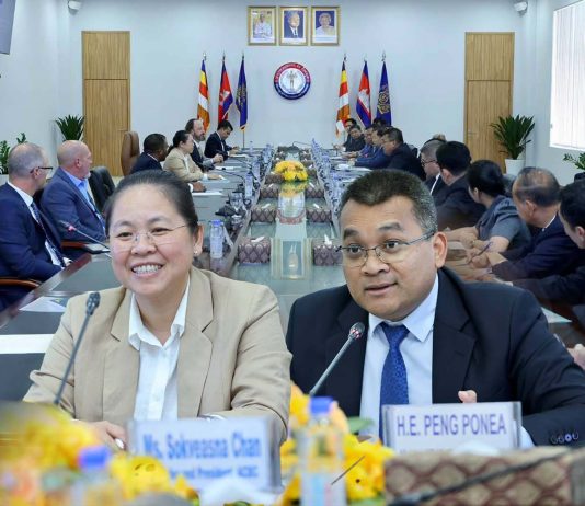 រដ្ឋមន្រ្តីជួបជាមួយសភាពាណិជ្ជកម្មអាមេរិក-កម្ពុជា ស្របពេលស្ថាប័ននេះគ្រោងដឹកនាំអ្នកធុរកិច្ចអាមេរិកមកវិនិយោគនៅកម្ពុជា