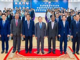 រដ្ឋមន្រ្តីទេសចរណ៍លើកកម្ពស់ភាពស្អាត ស្របពេលរដ្ឋបាលខេត្តព្រះសីហនុដាក់ដំណើរការរូបនាគបាញ់ទឹកដ៏ស្រស់ត្រកាល